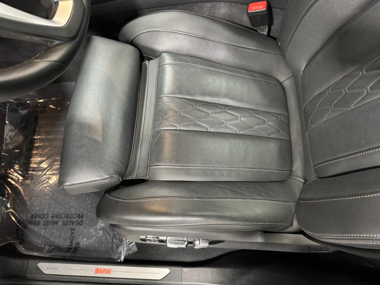 BMW X5 Vehicle Full-screen Gallery Image 28