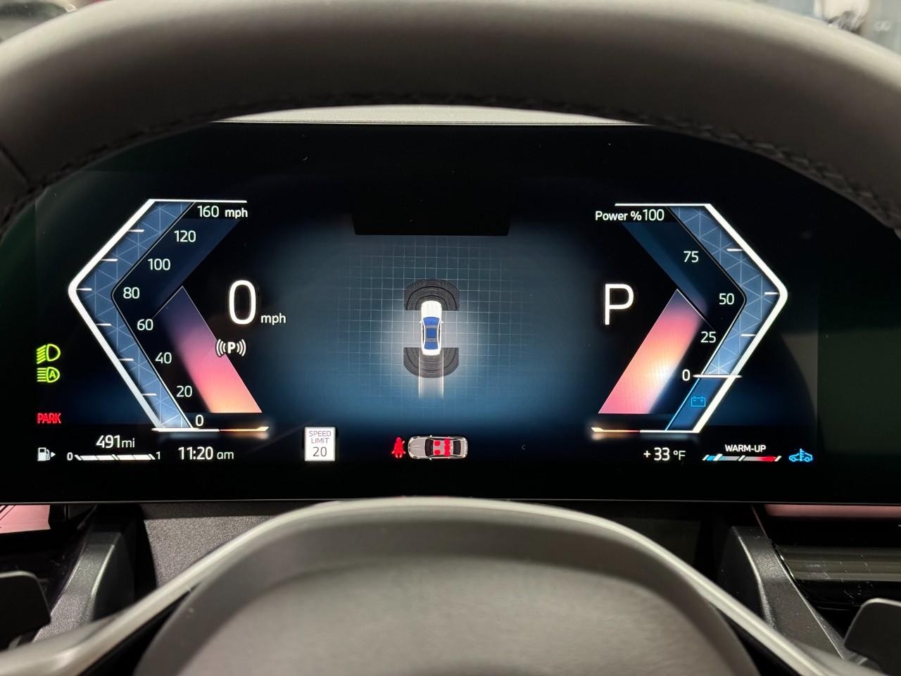 BMW 5 Series Vehicle Full-screen Gallery Image 31