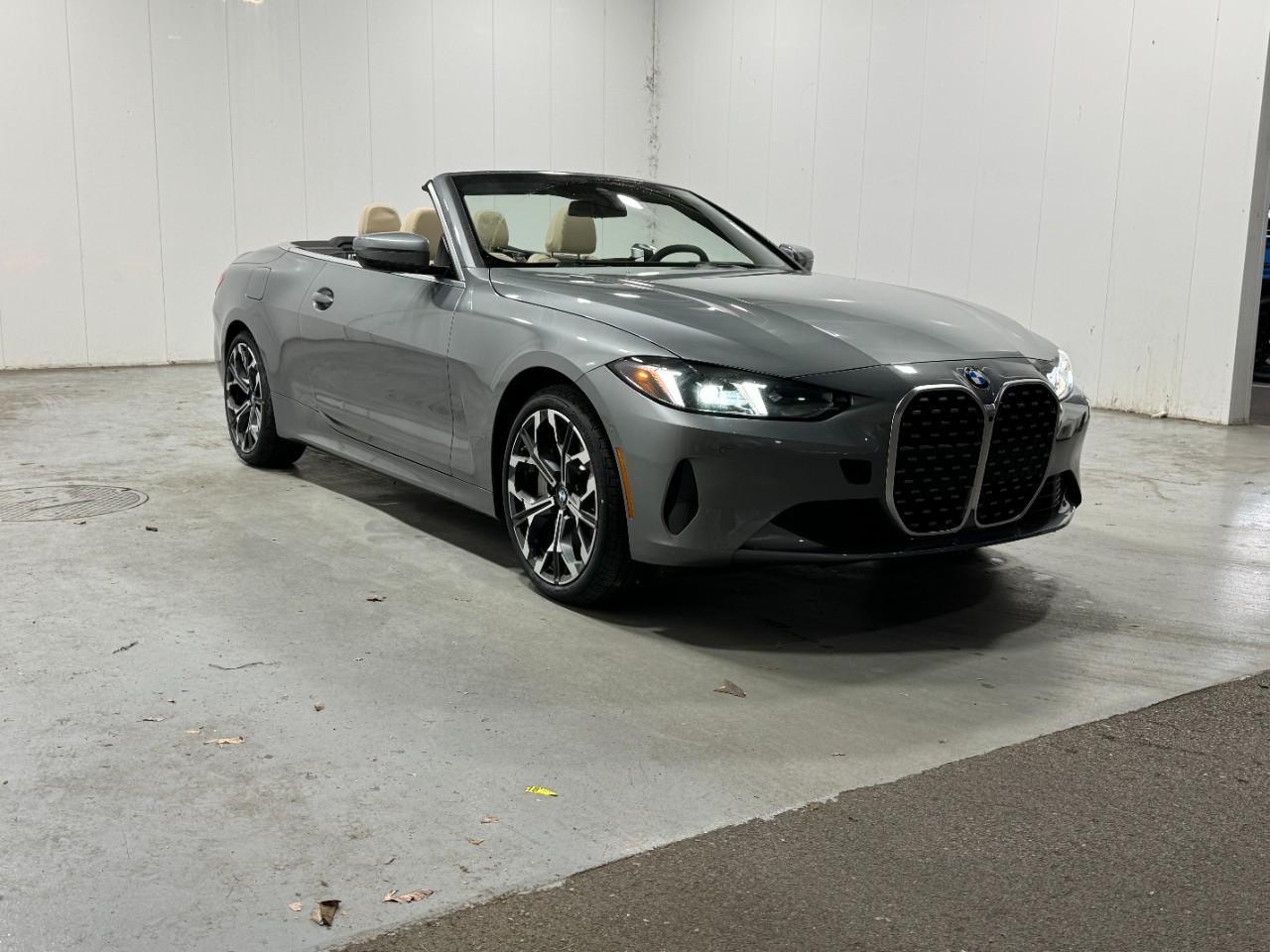 BMW 4 Series Vehicle Full-screen Gallery Image 6