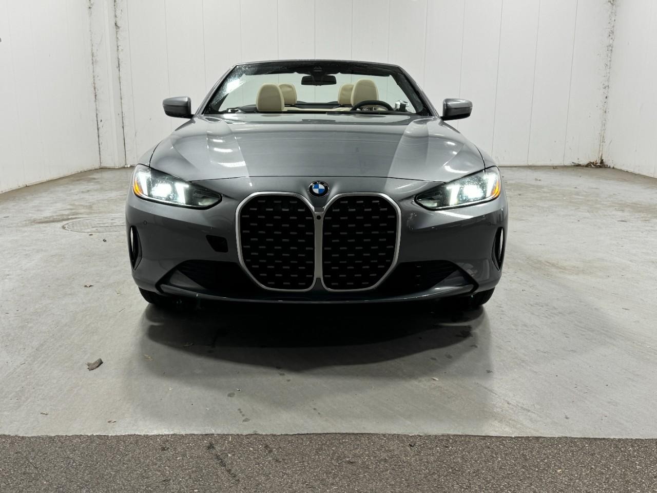 BMW 4 Series Vehicle Full-screen Gallery Image 7