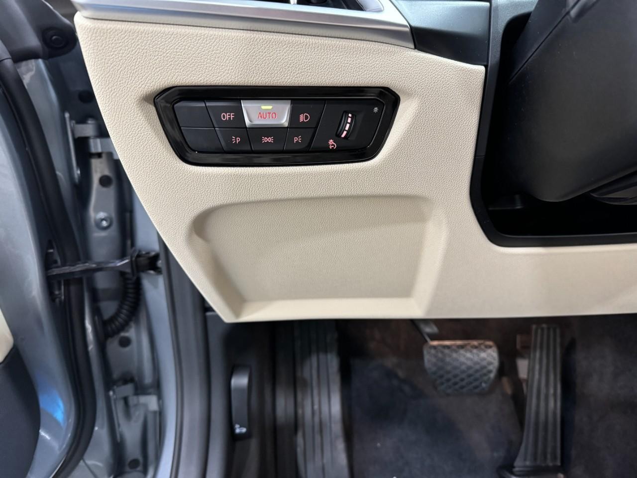 BMW 4 Series Vehicle Full-screen Gallery Image 28