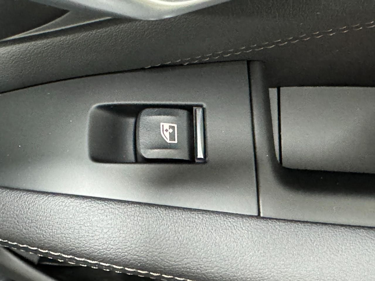 BMW X5 Vehicle Full-screen Gallery Image 22