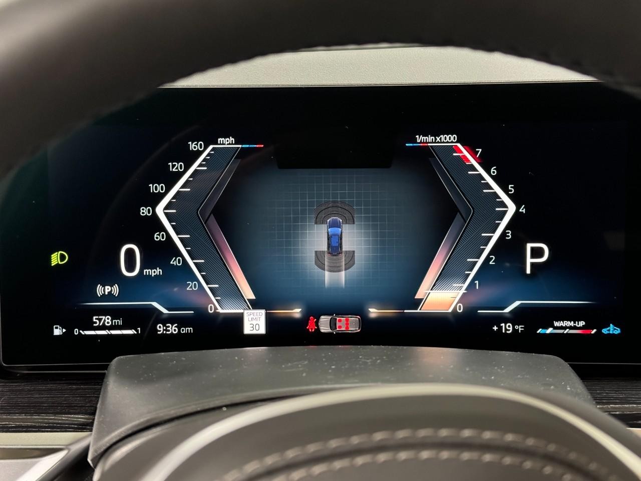 BMW X5 Vehicle Full-screen Gallery Image 33