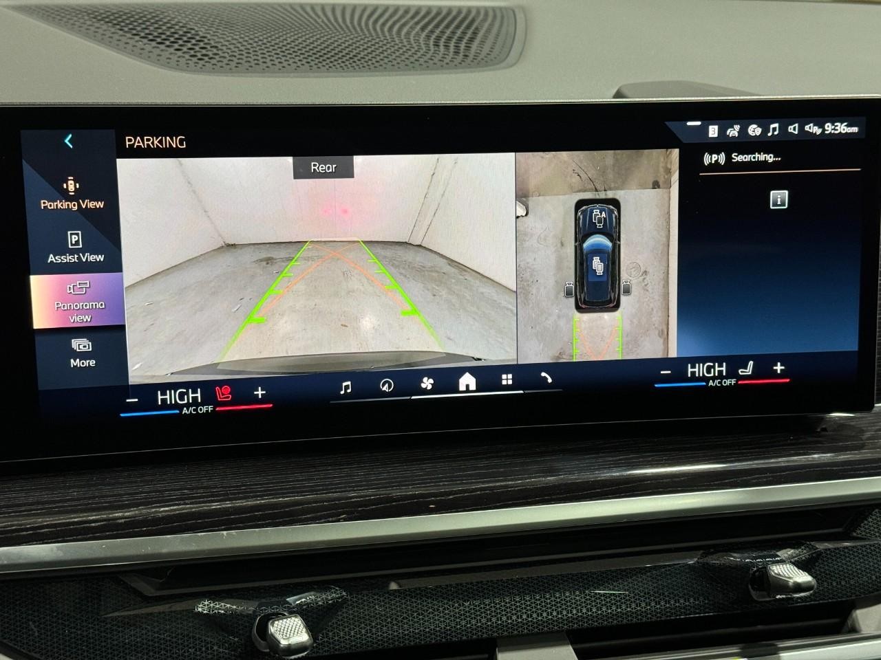 BMW X5 Vehicle Full-screen Gallery Image 34