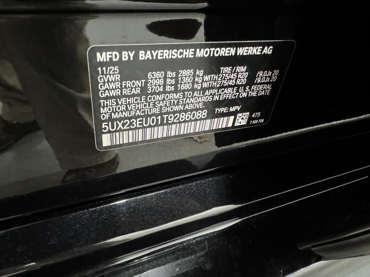 BMW X5 Vehicle Full-screen Gallery Image 35