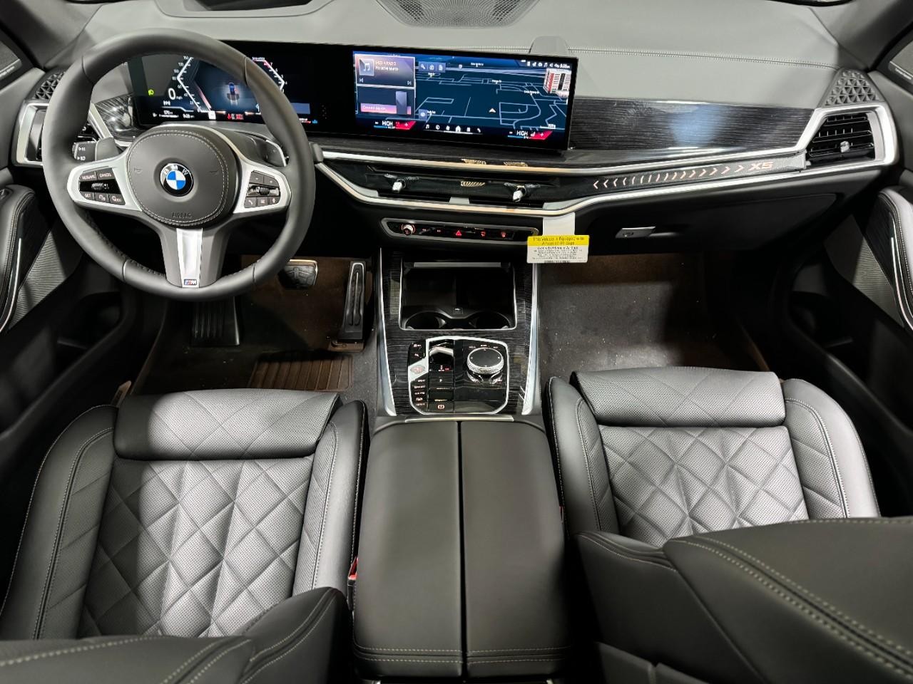BMW X5 Vehicle Full-screen Gallery Image 13