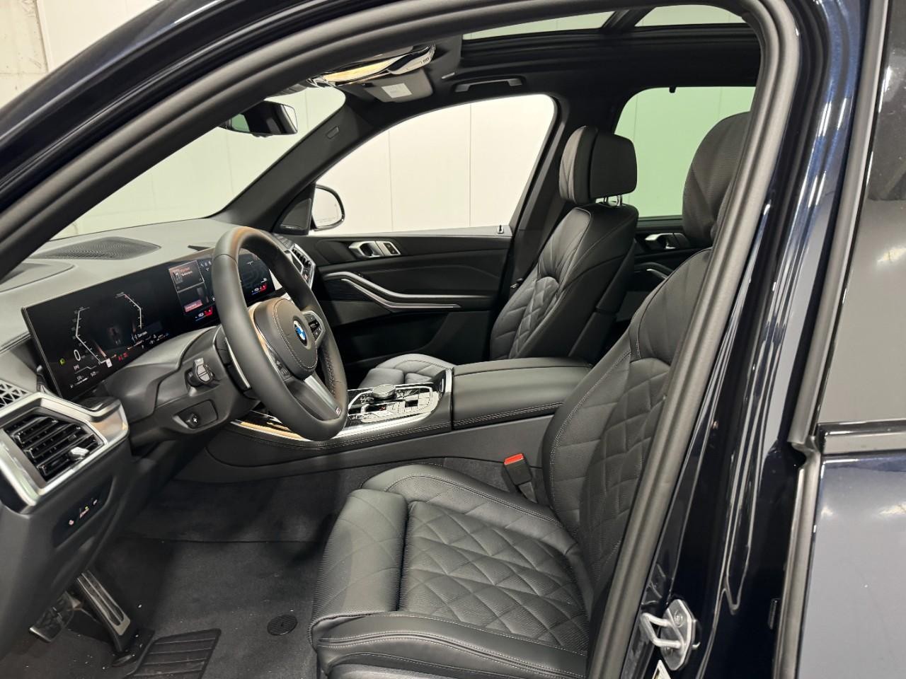 BMW X5 Vehicle Full-screen Gallery Image 27