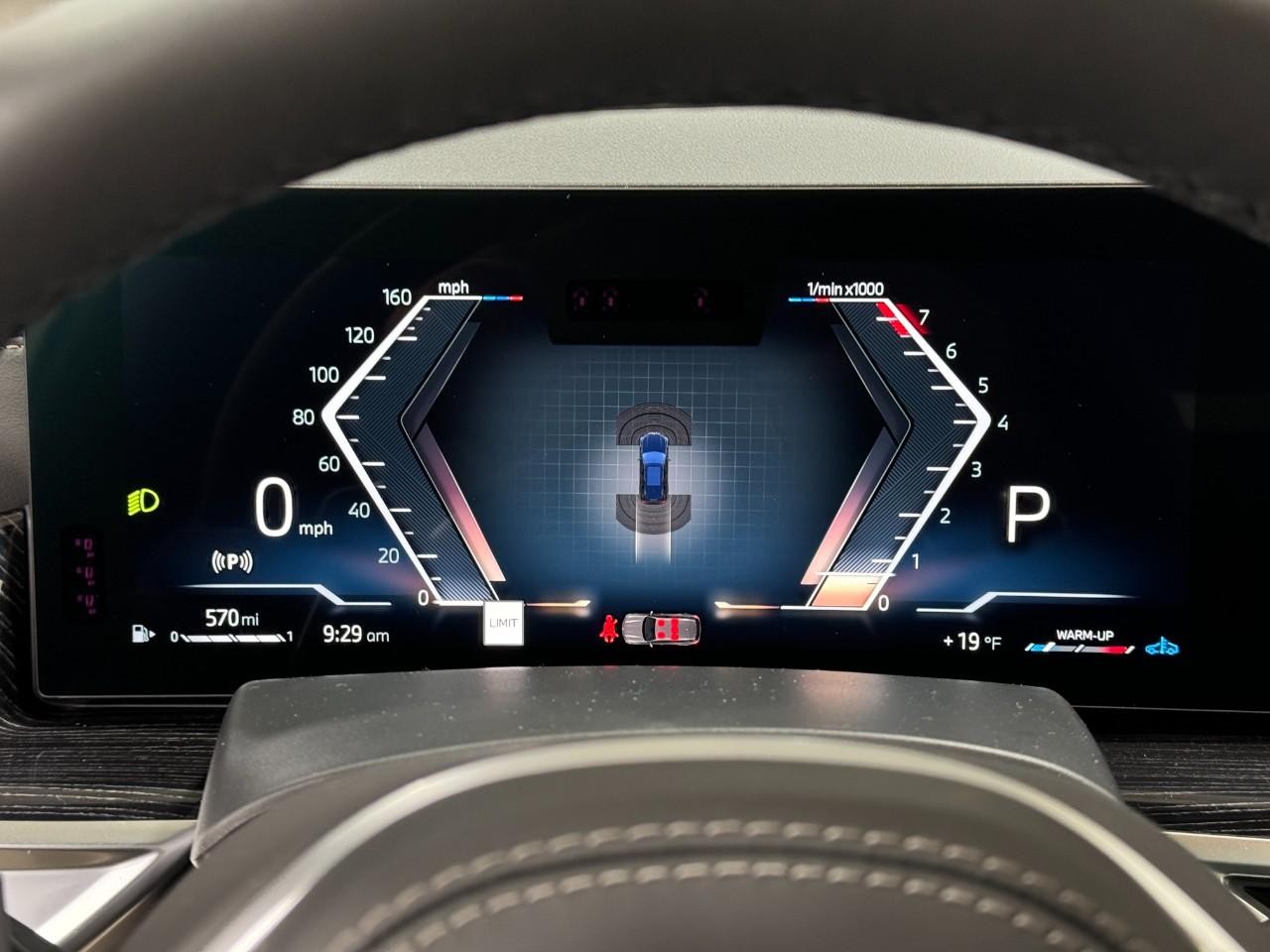 BMW X5 Vehicle Full-screen Gallery Image 33