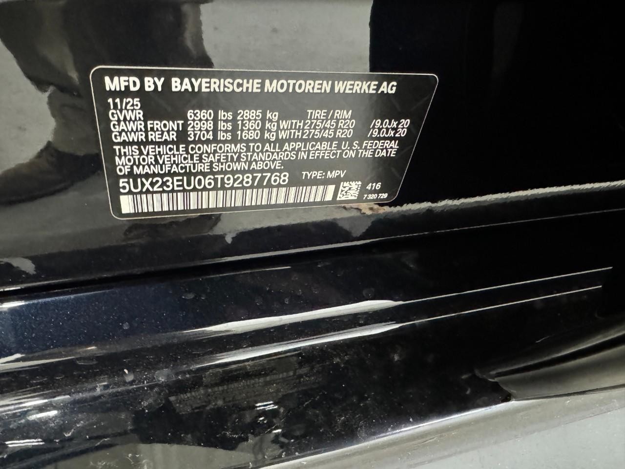 BMW X5 Vehicle Full-screen Gallery Image 35