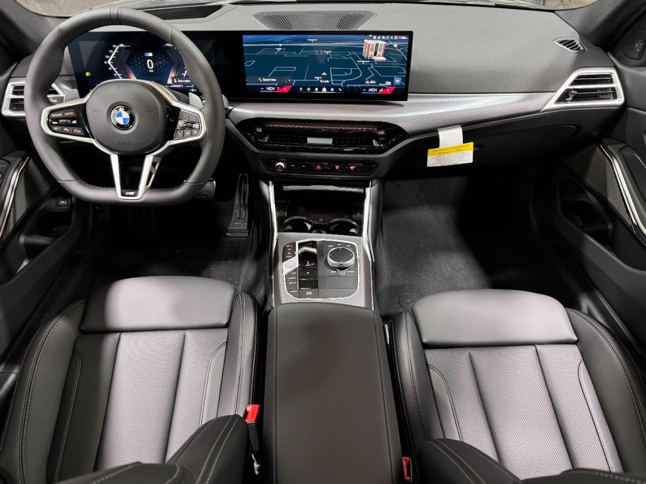 BMW 3 Series Vehicle Full-screen Gallery Image 13