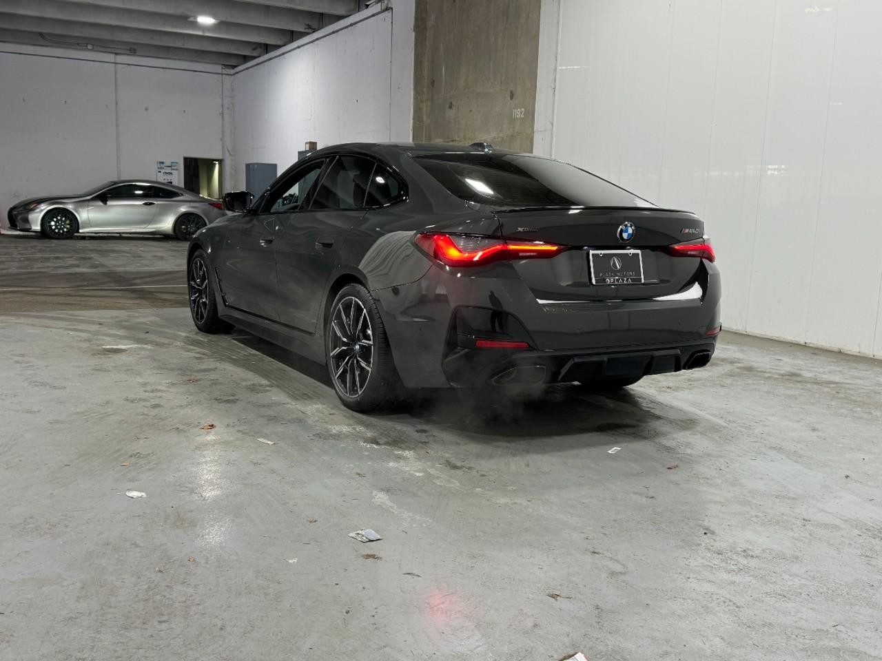 BMW 4 Series Vehicle Full-screen Gallery Image 3