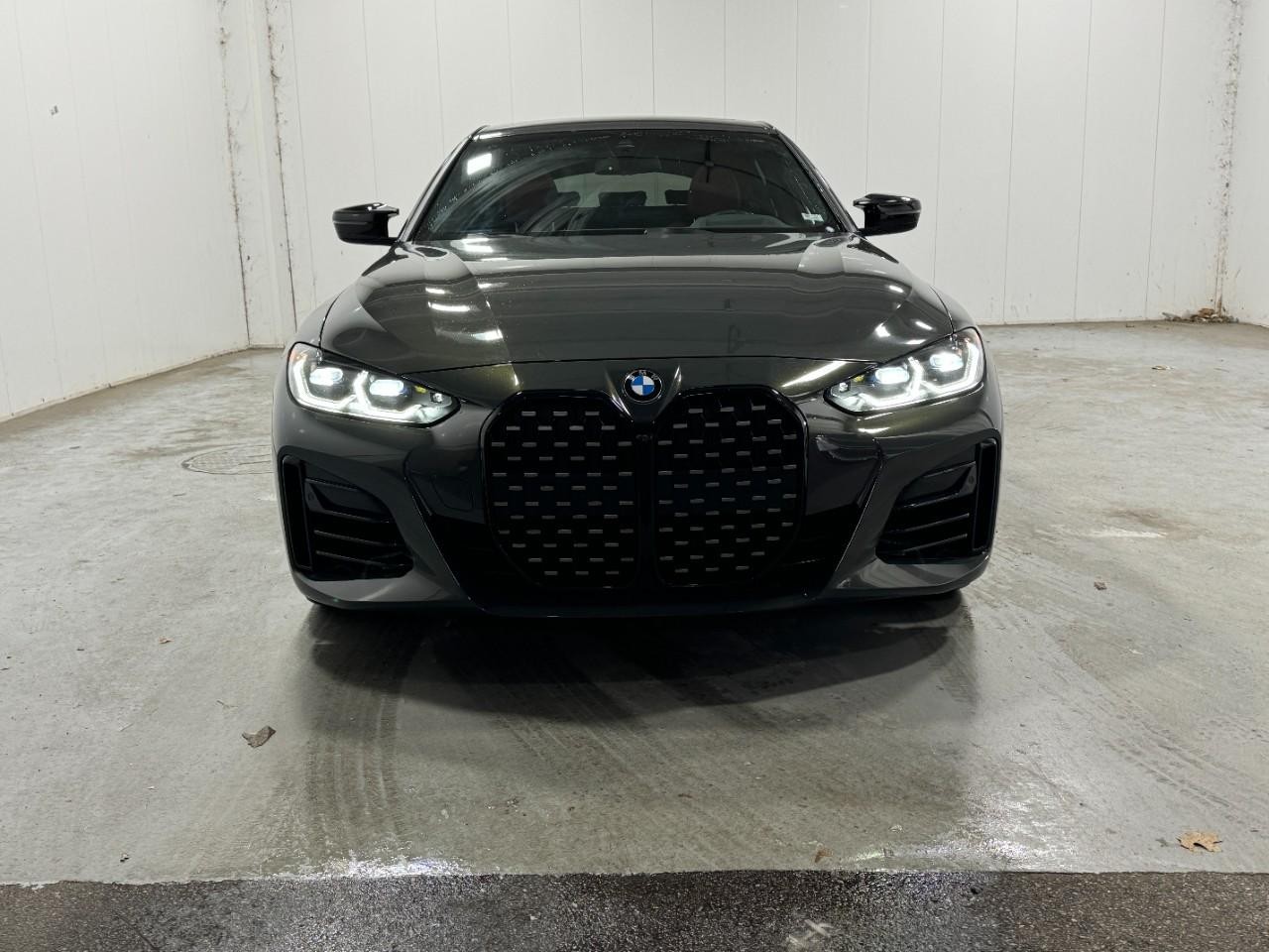 BMW 4 Series Vehicle Full-screen Gallery Image 7