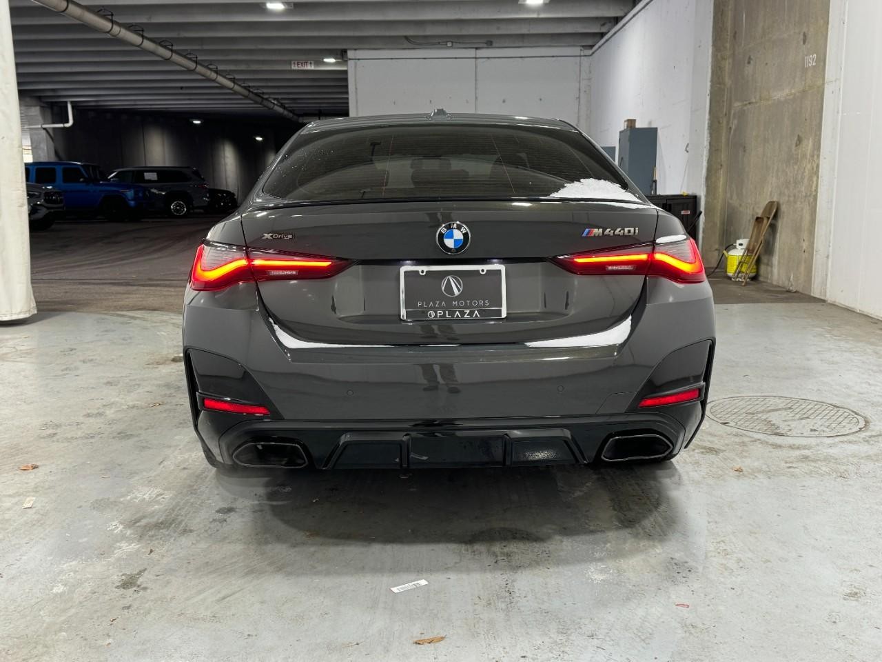 BMW 4 Series Vehicle Full-screen Gallery Image 9