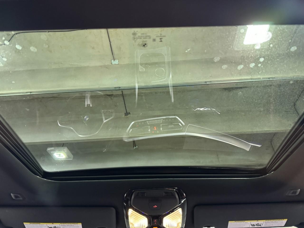 BMW 4 Series Vehicle Full-screen Gallery Image 12