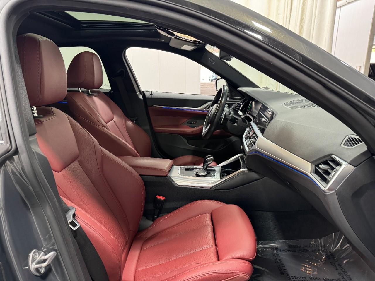 BMW 4 Series Vehicle Full-screen Gallery Image 19