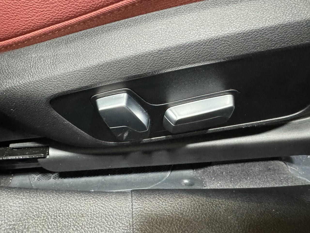 BMW 4 Series Vehicle Full-screen Gallery Image 21