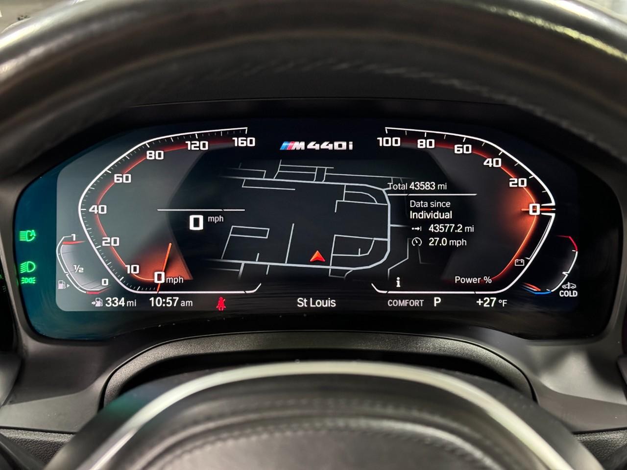 BMW 4 Series Vehicle Full-screen Gallery Image 36