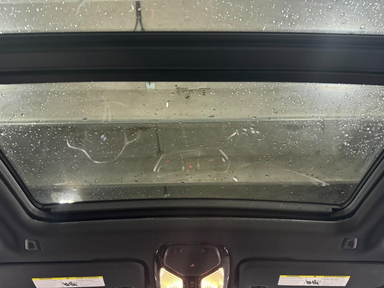 BMW X3 Vehicle Full-screen Gallery Image 12