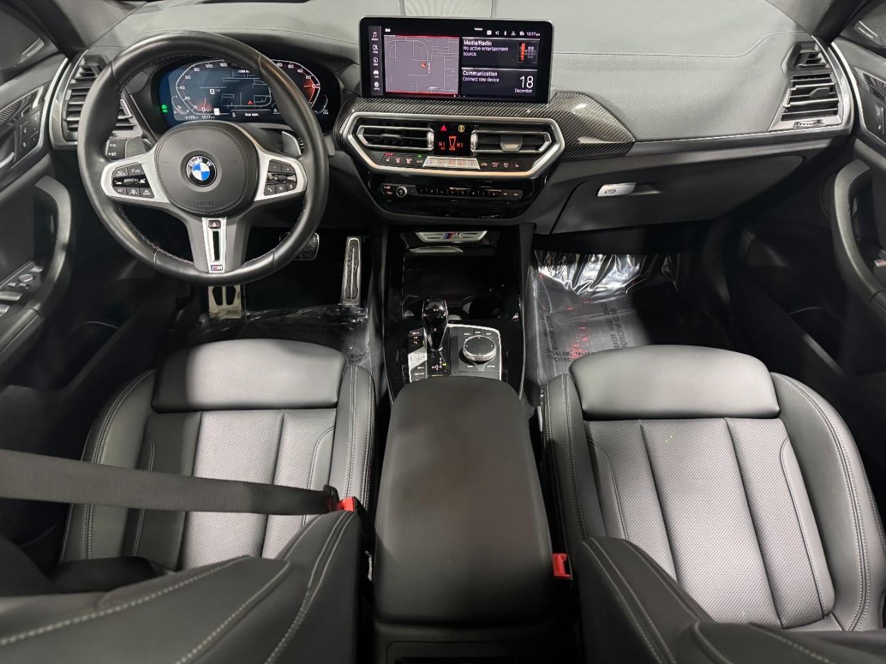 BMW X3 Vehicle Full-screen Gallery Image 13