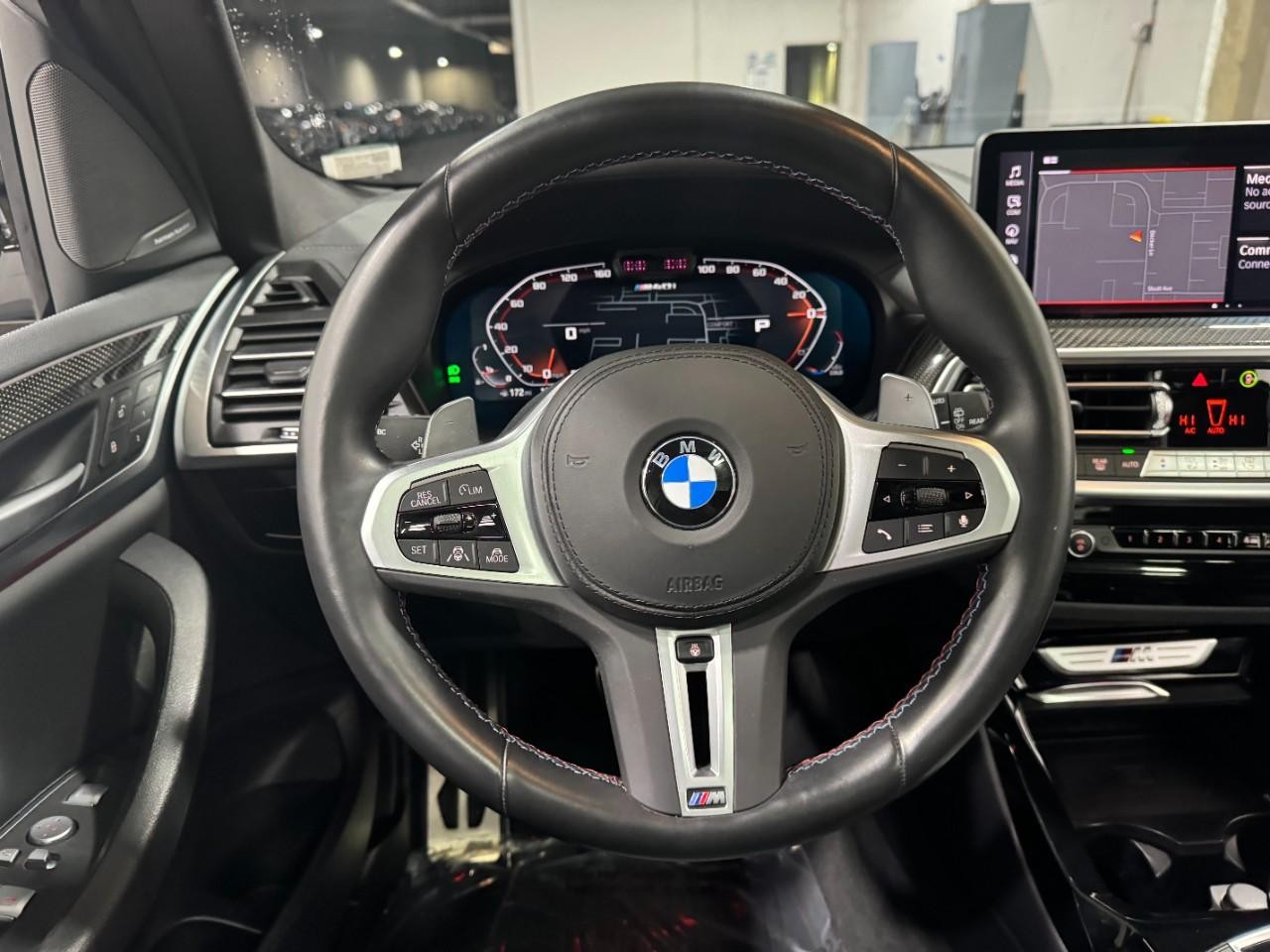 BMW X3 Vehicle Full-screen Gallery Image 14