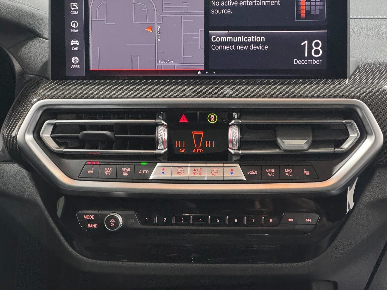 BMW X3 Vehicle Full-screen Gallery Image 16