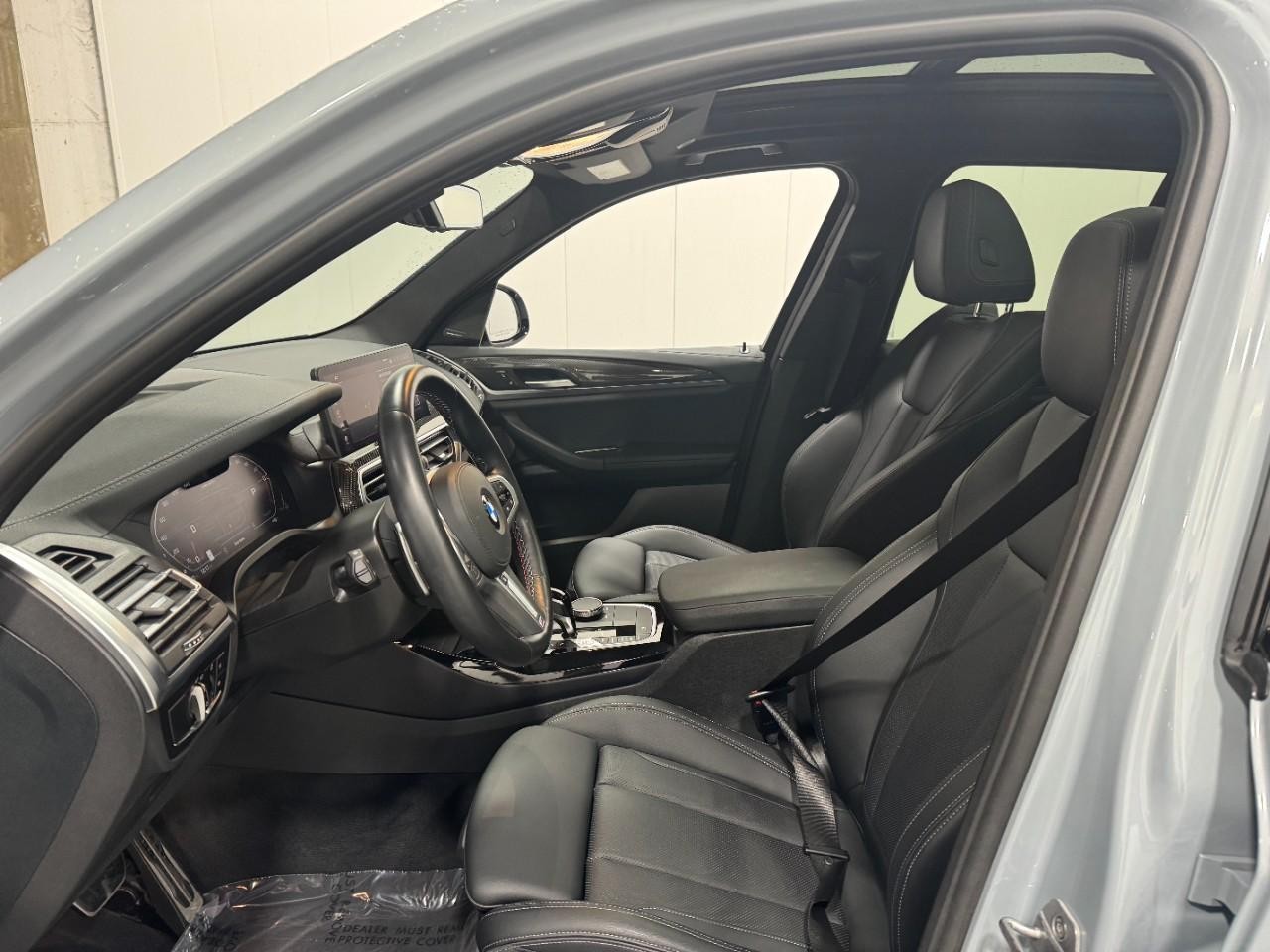 BMW X3 Vehicle Full-screen Gallery Image 27