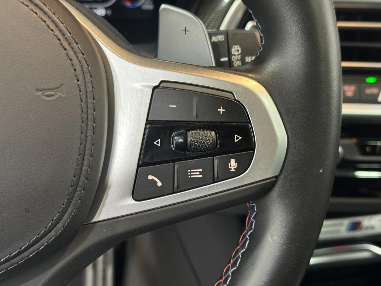 BMW X3 Vehicle Full-screen Gallery Image 32