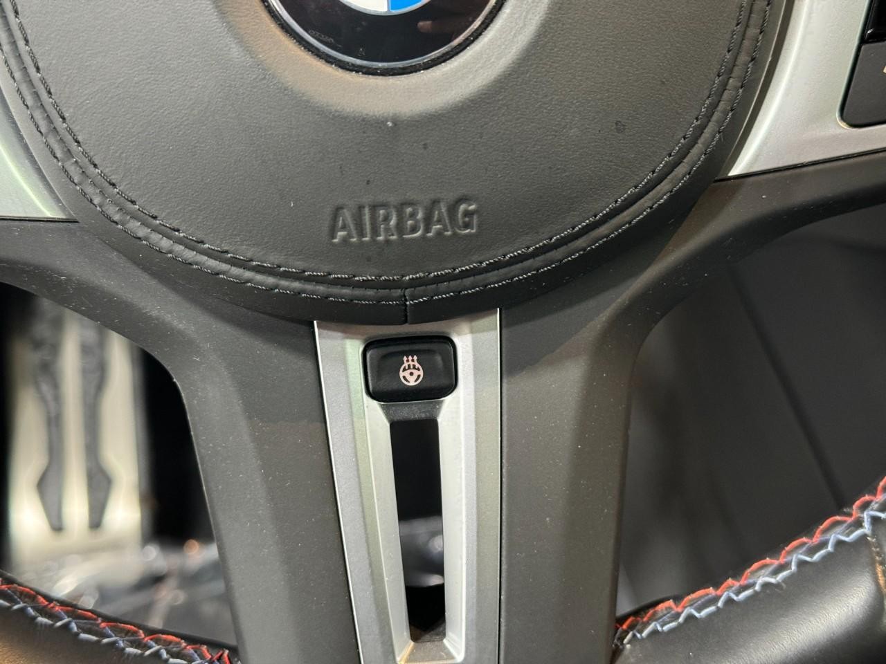 BMW X3 Vehicle Full-screen Gallery Image 33