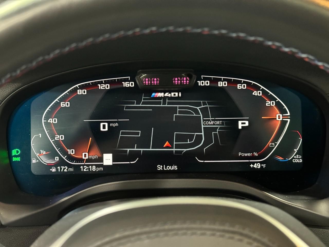 BMW X3 Vehicle Full-screen Gallery Image 34