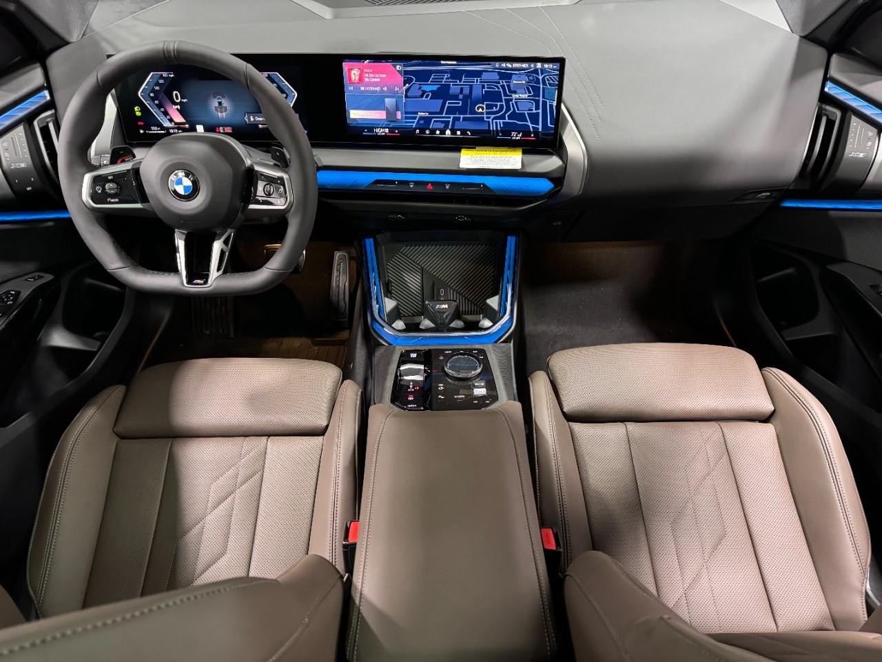 BMW X3 Vehicle Full-screen Gallery Image 12