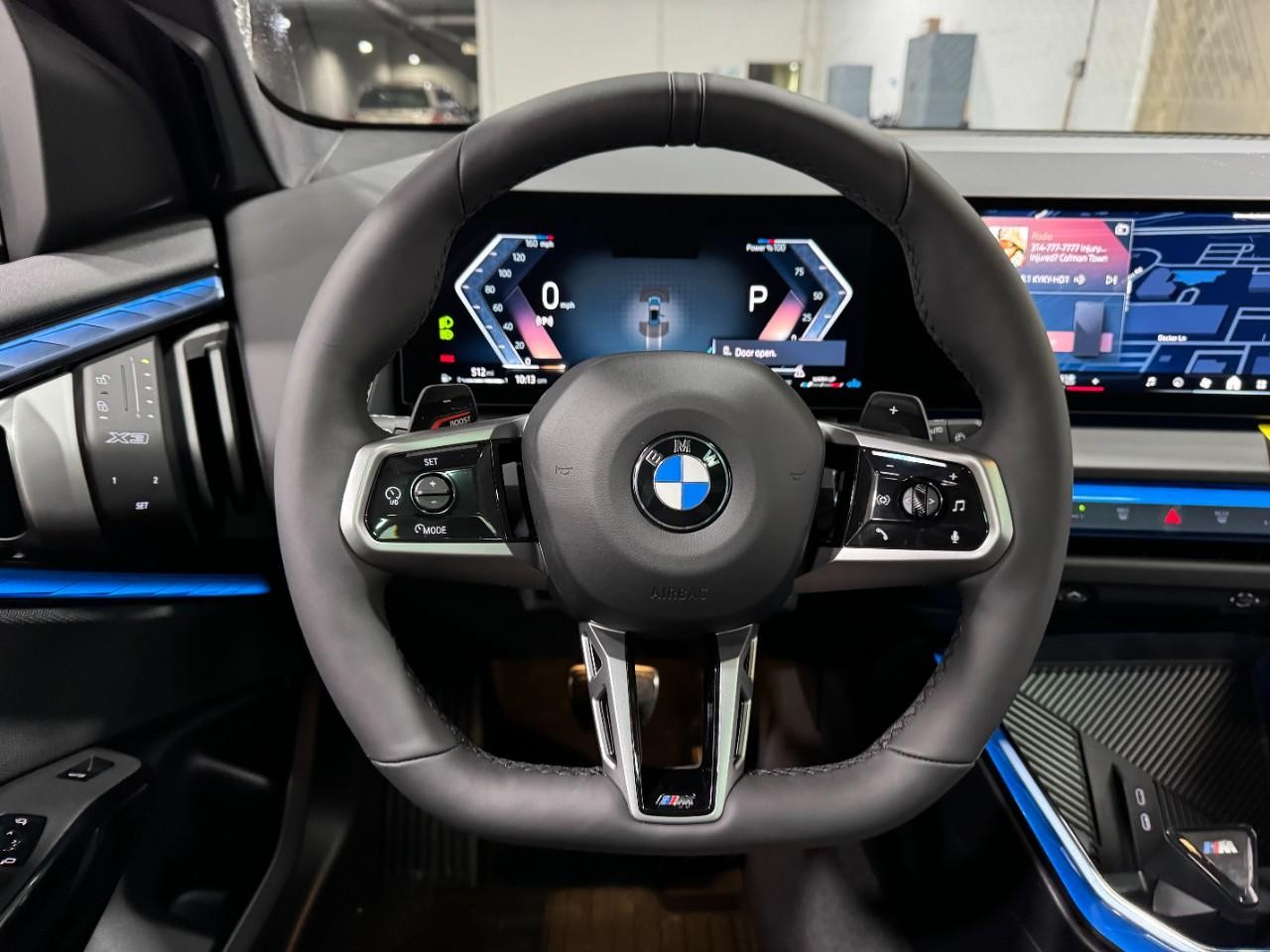 BMW X3 Vehicle Full-screen Gallery Image 13