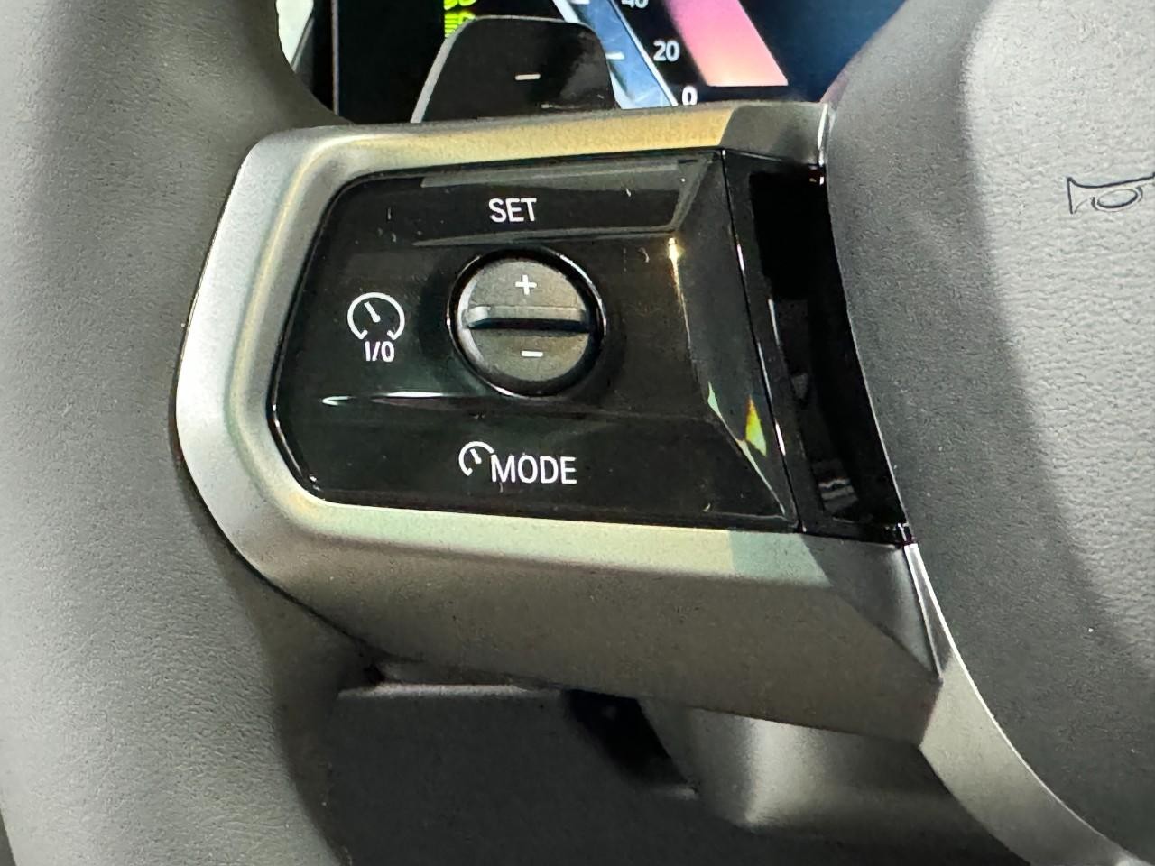 BMW X3 Vehicle Full-screen Gallery Image 27