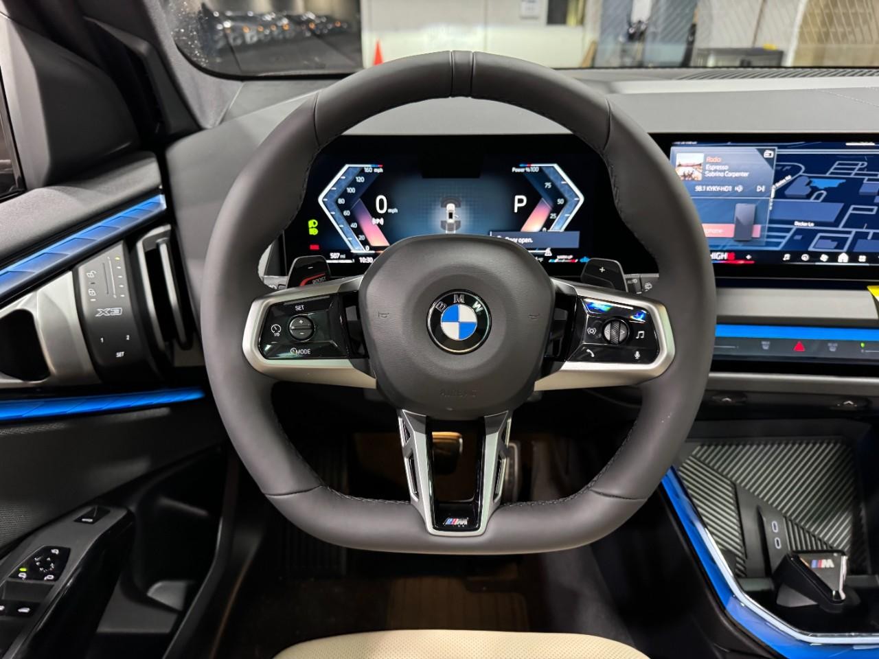 BMW X3 Vehicle Full-screen Gallery Image 13