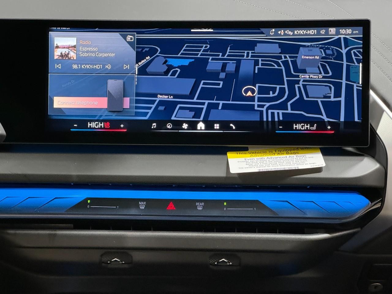 BMW X3 Vehicle Full-screen Gallery Image 14