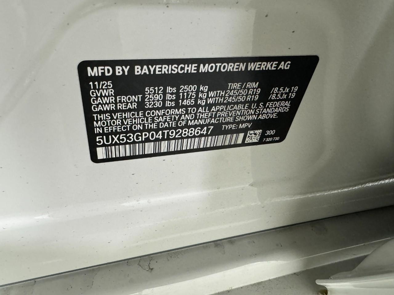 BMW X3 Vehicle Full-screen Gallery Image 31