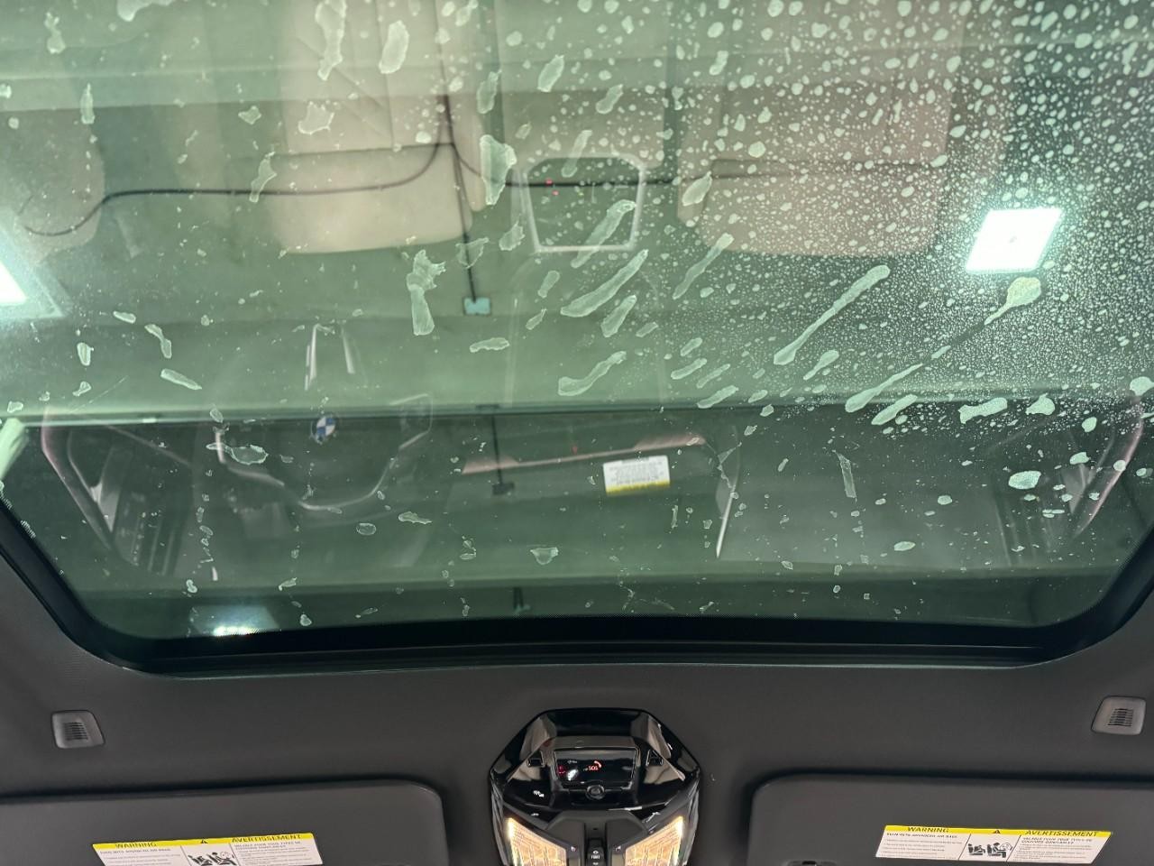 BMW X3 Vehicle Full-screen Gallery Image 12