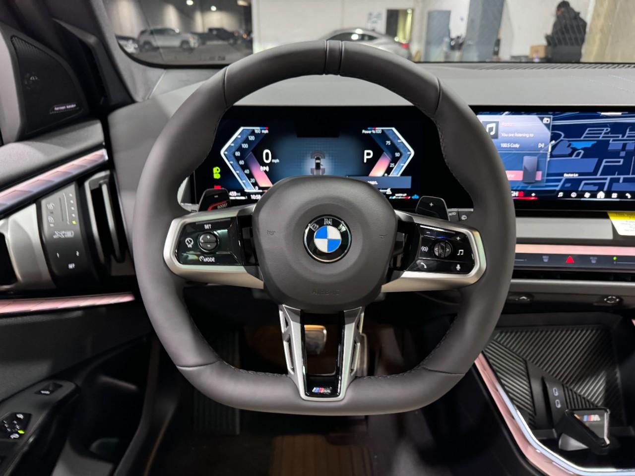 BMW X3 Vehicle Full-screen Gallery Image 14