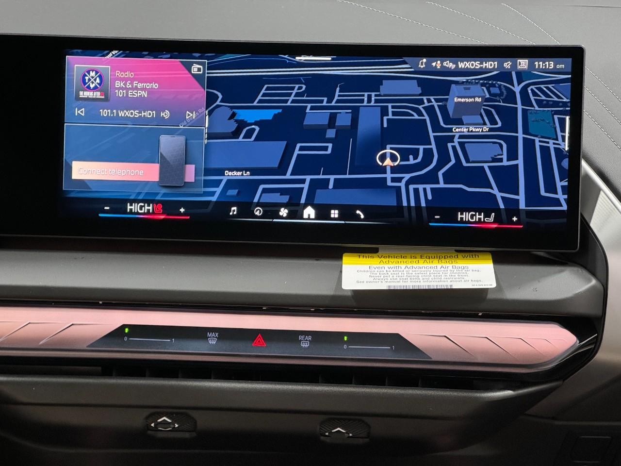 BMW X3 Vehicle Full-screen Gallery Image 15