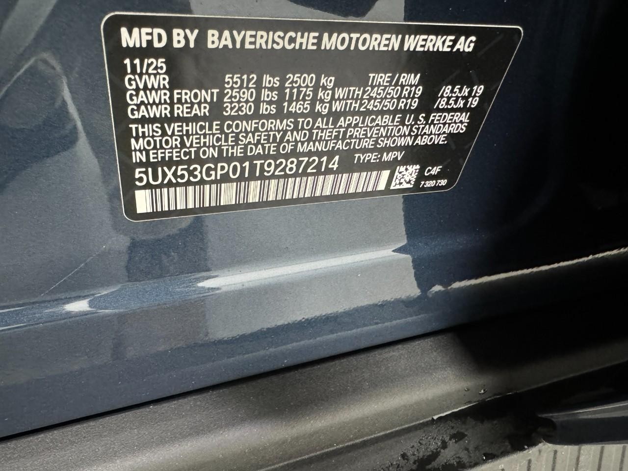 BMW X3 Vehicle Full-screen Gallery Image 32