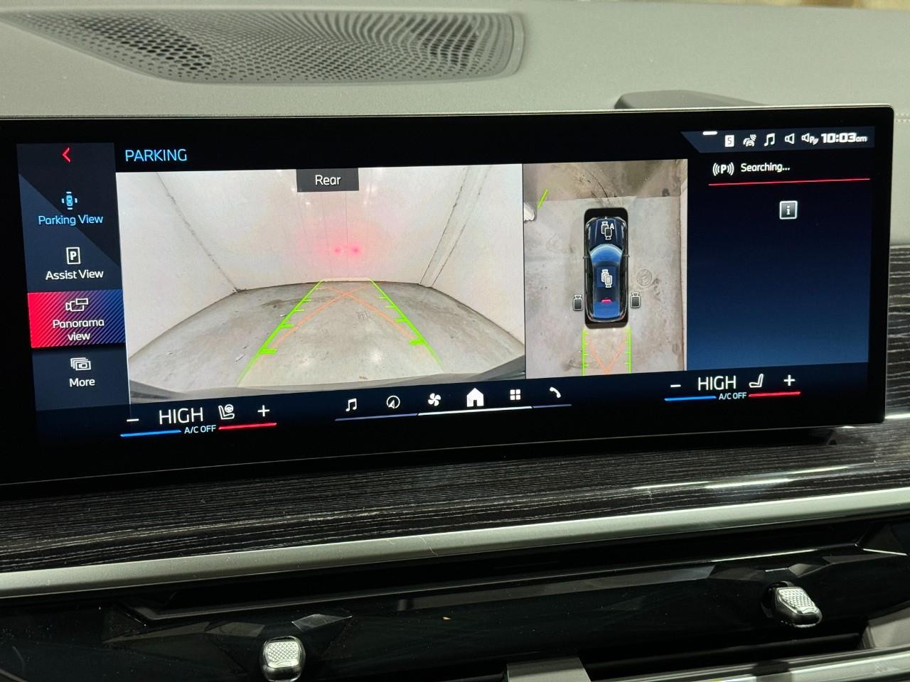 BMW X6 Vehicle Full-screen Gallery Image 34