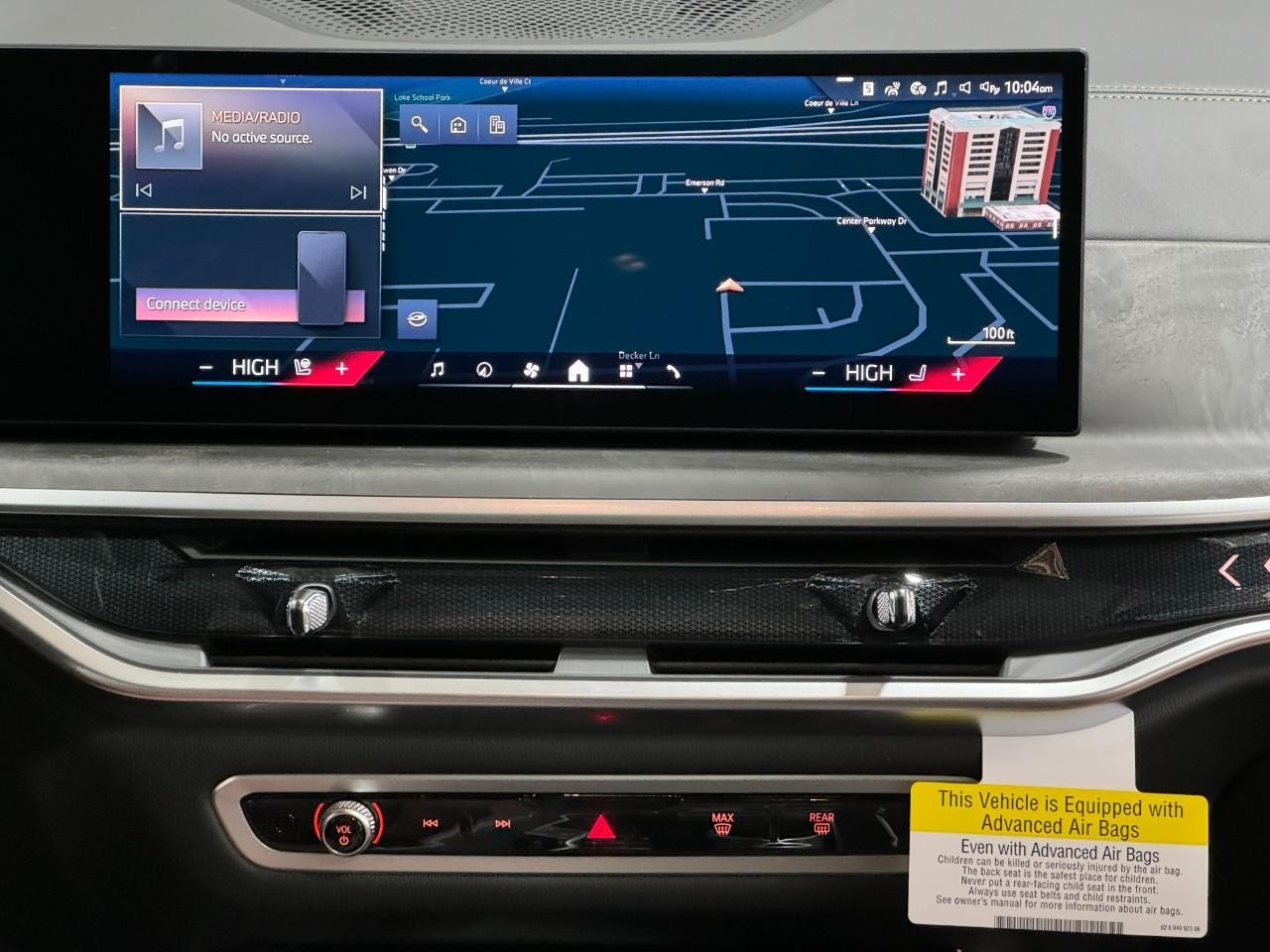 BMW X5 Vehicle Full-screen Gallery Image 15