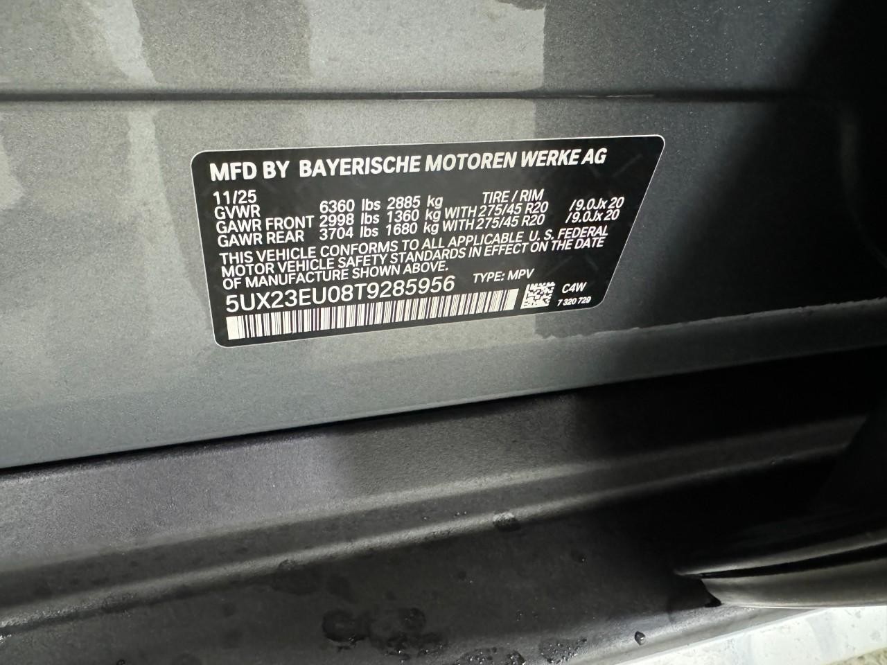 BMW X5 Vehicle Full-screen Gallery Image 35