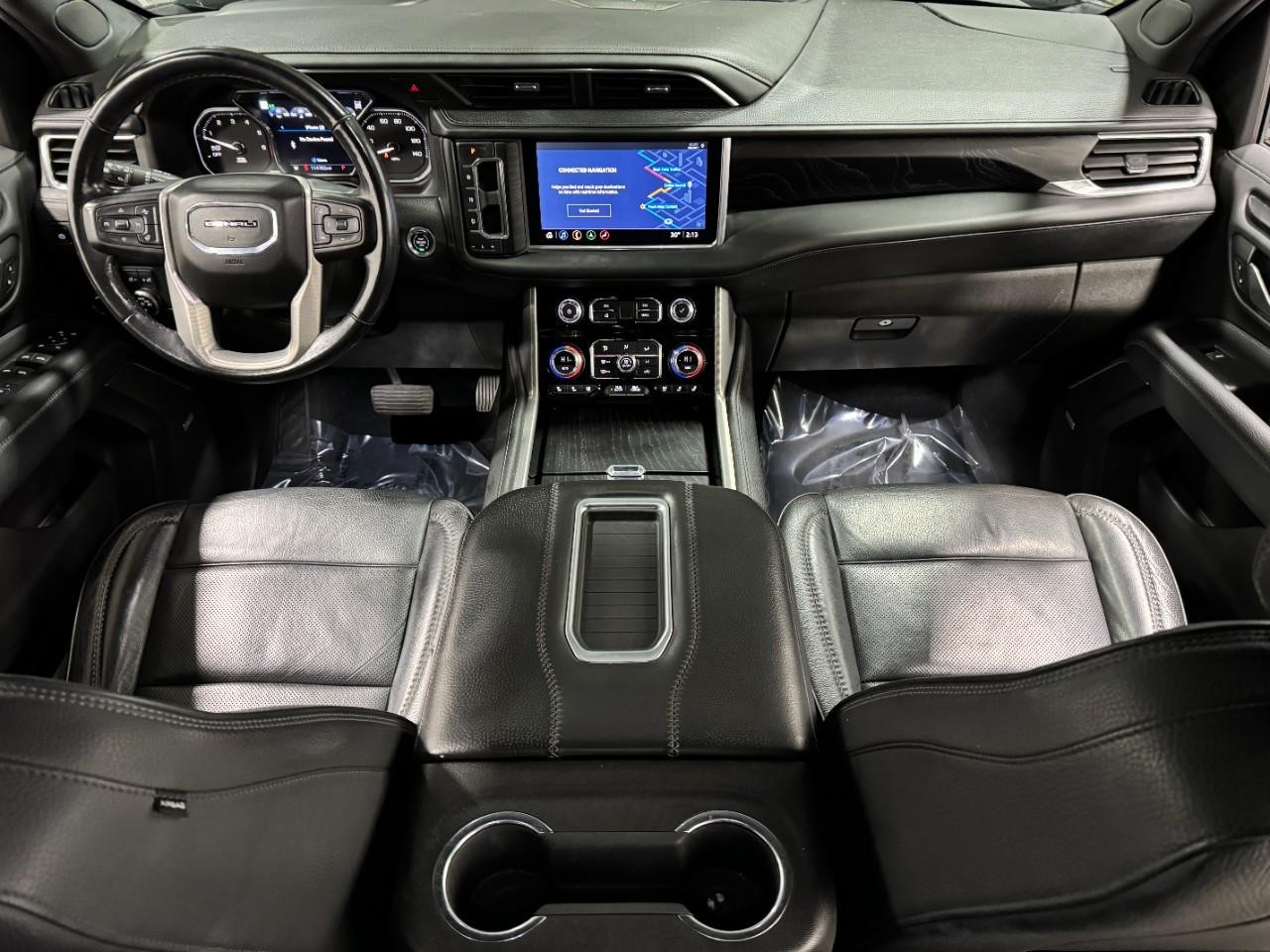 GMC Yukon Vehicle Full-screen Gallery Image 14