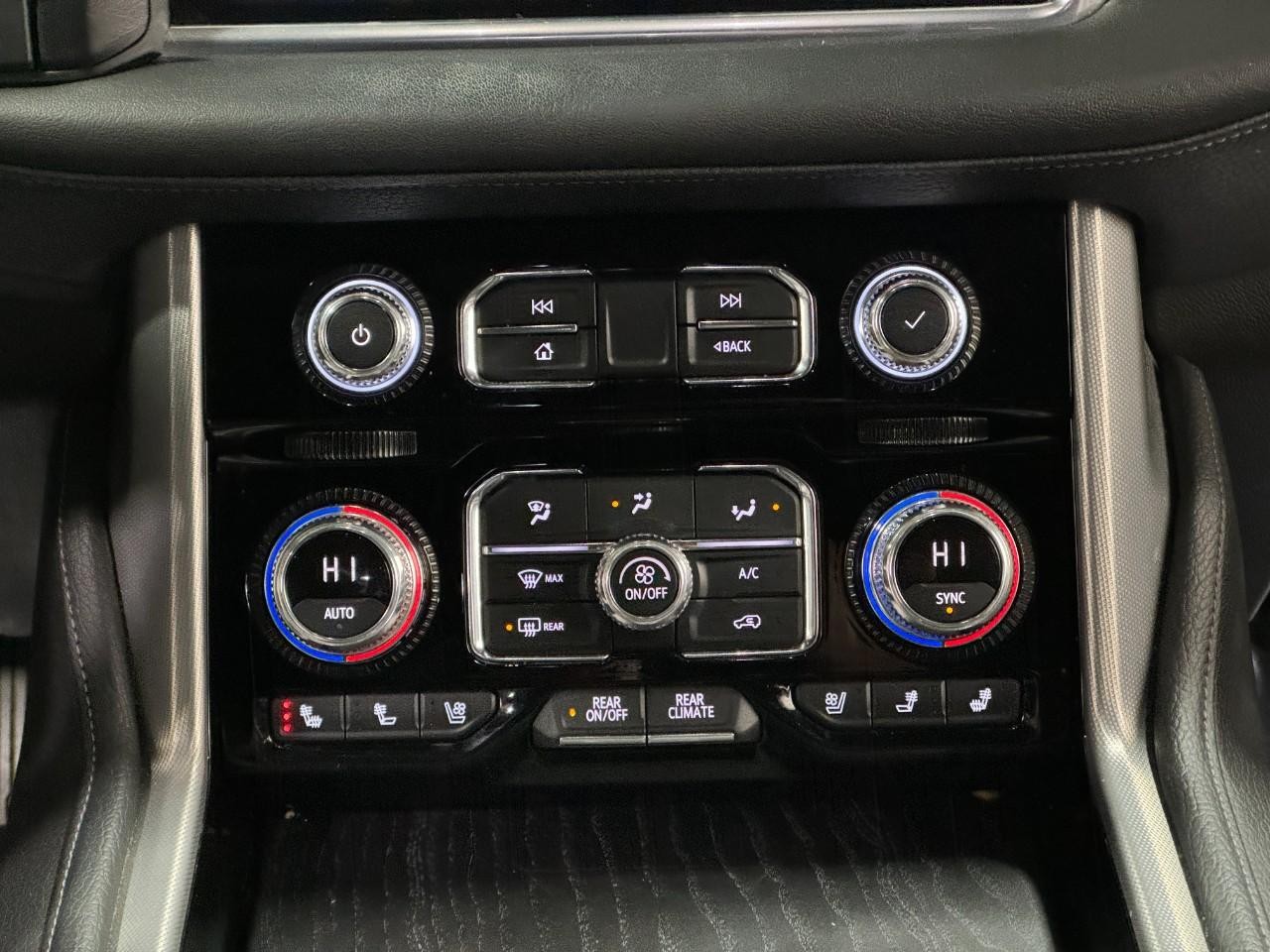 GMC Yukon Vehicle Full-screen Gallery Image 17