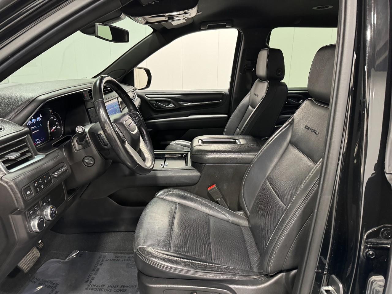 GMC Yukon Vehicle Full-screen Gallery Image 28