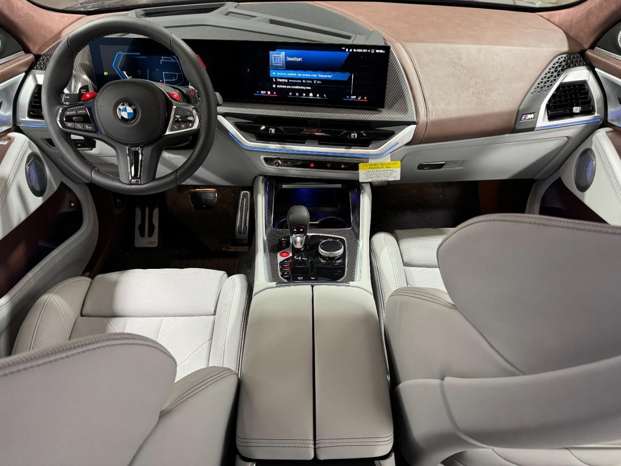 BMW XM Vehicle Full-screen Gallery Image 12