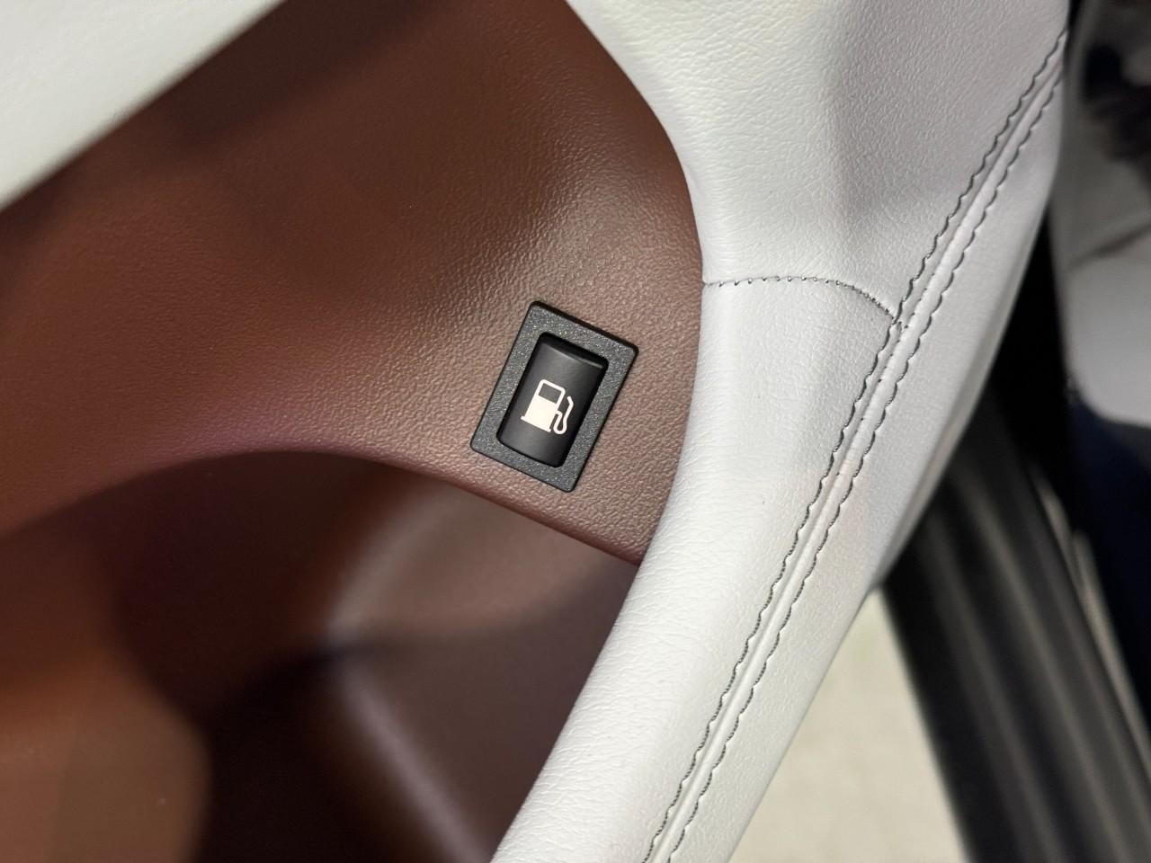 BMW XM Vehicle Full-screen Gallery Image 27