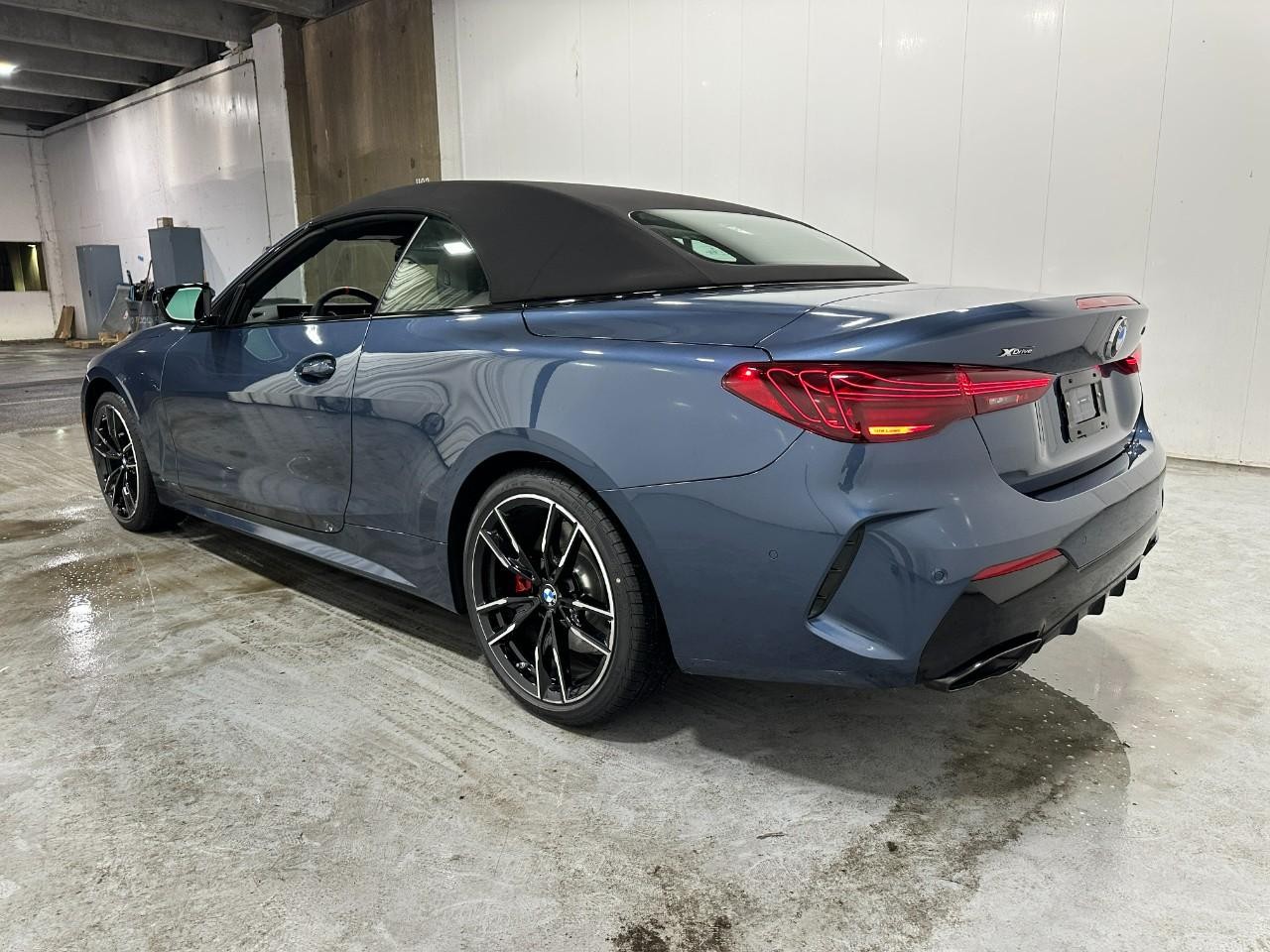 BMW 4 Series Vehicle Full-screen Gallery Image 3