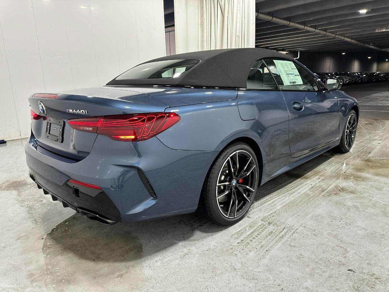 BMW 4 Series Vehicle Full-screen Gallery Image 7