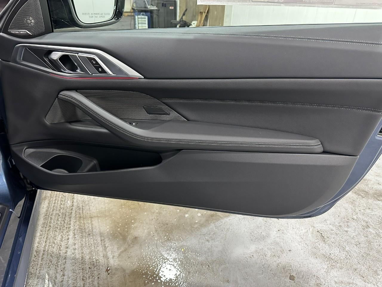 BMW 4 Series Vehicle Full-screen Gallery Image 14